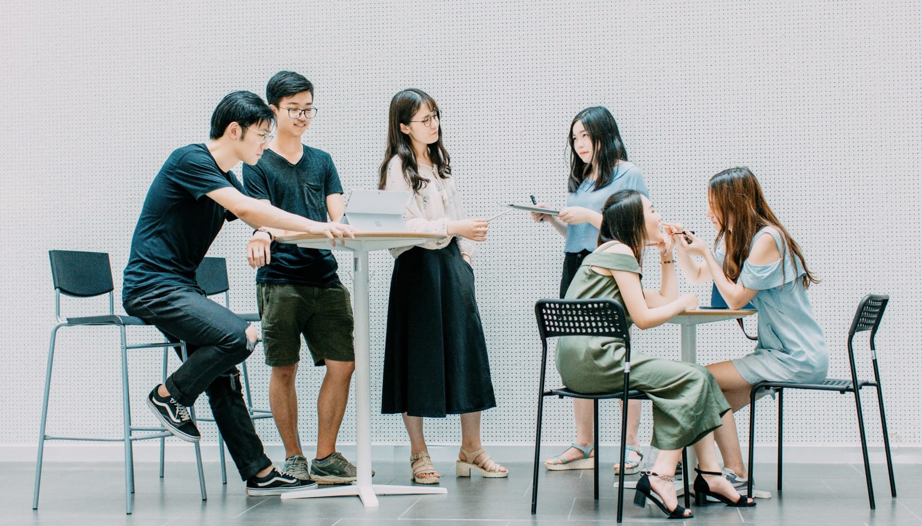 How to Choose the Best AI for Business Writing
